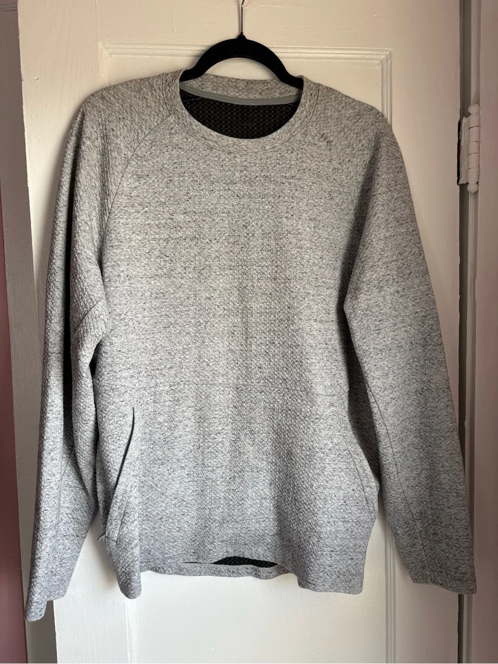 Lululemon Men’s At Ease Crew Neck Sweatshirt Heathered Grey Textured Size M - Picture 3 of 9
